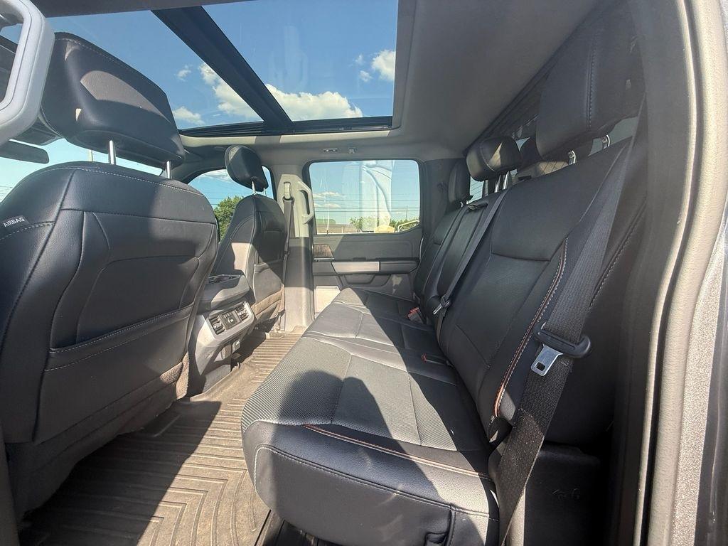 Ford F-250 SD Lariat Crew Cab 4WD 2023