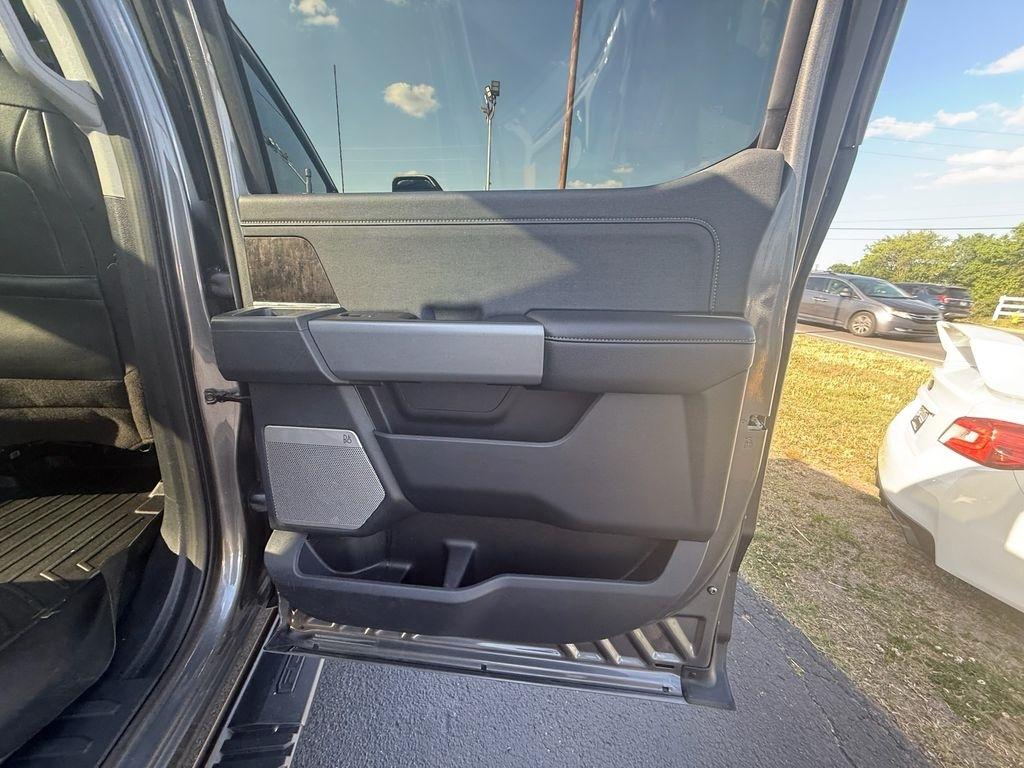 Ford F-250 SD Lariat Crew Cab 4WD 2023