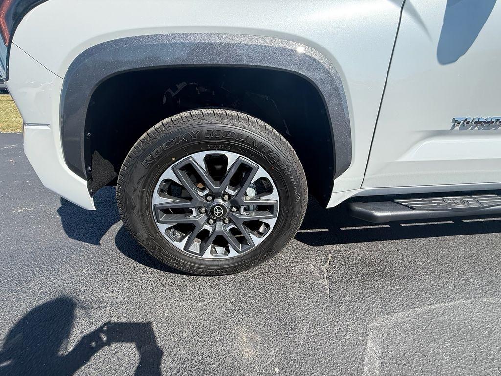 Toyota Tundra Limited CrewMax 4WD 2025