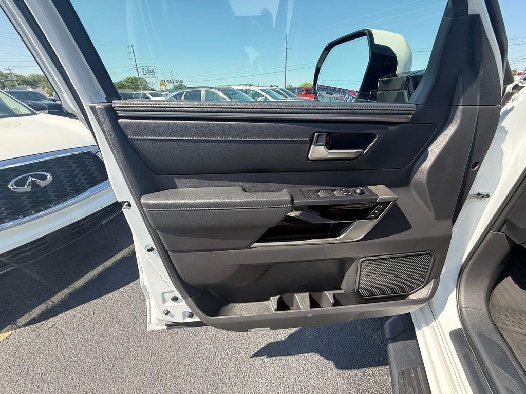 Toyota Tundra Limited CrewMax 4WD 2025