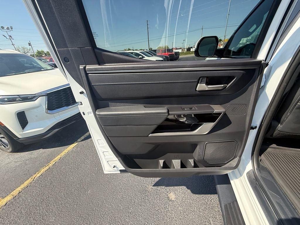 Toyota Tundra Limited CrewMax 4WD 2025