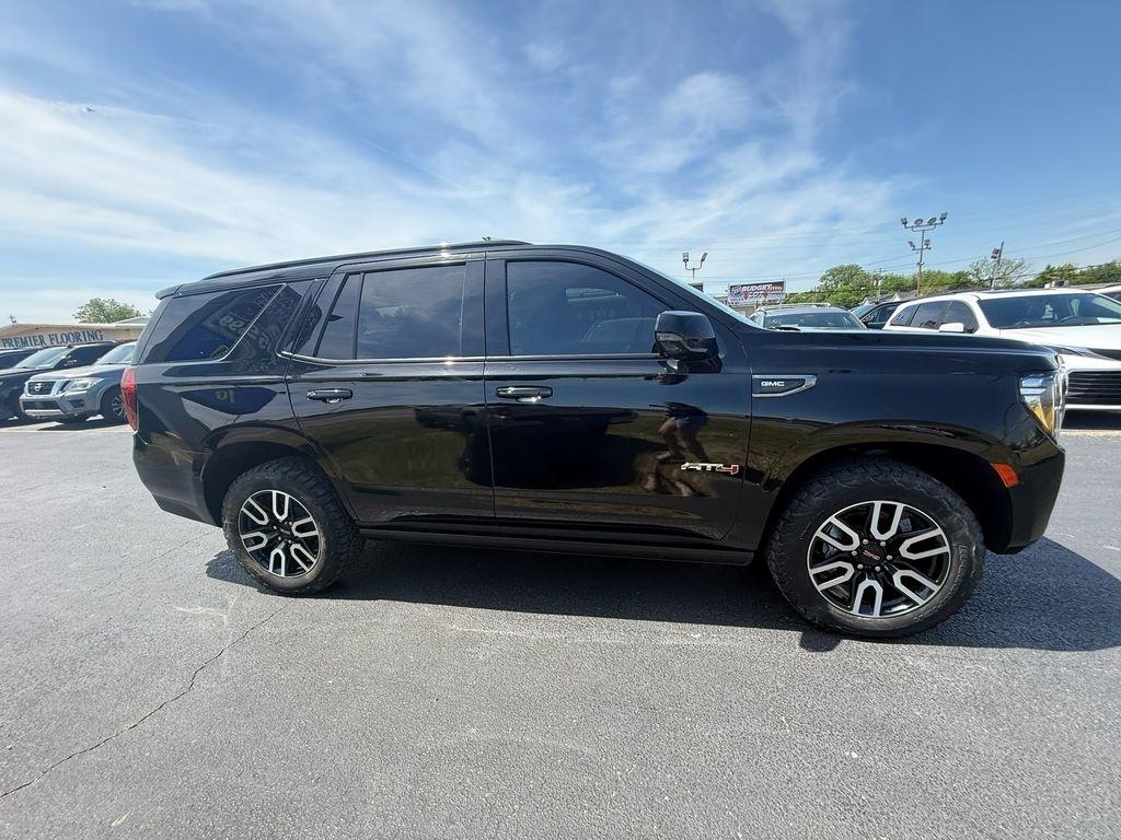 GMC Yukon Denali 4WD 2023