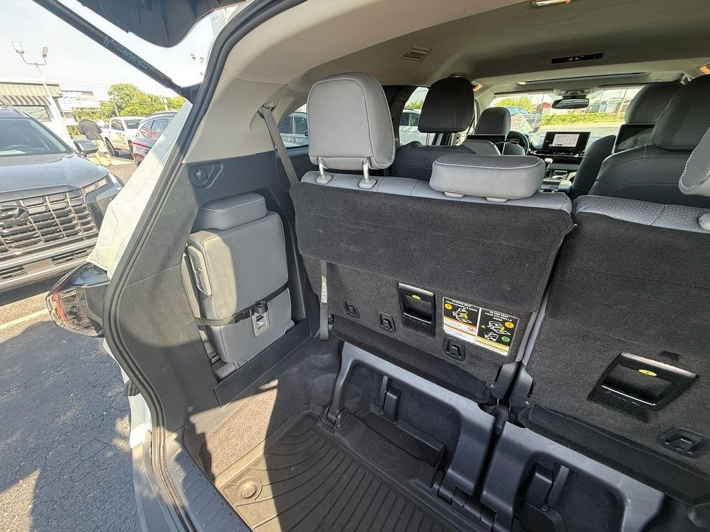 Toyota Sienna LE 8-Passenger AWD 2025