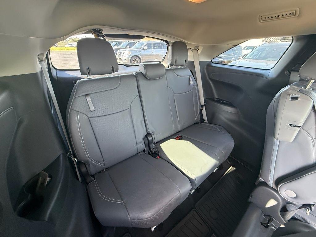 Toyota Sienna LE 8-Passenger AWD 2025