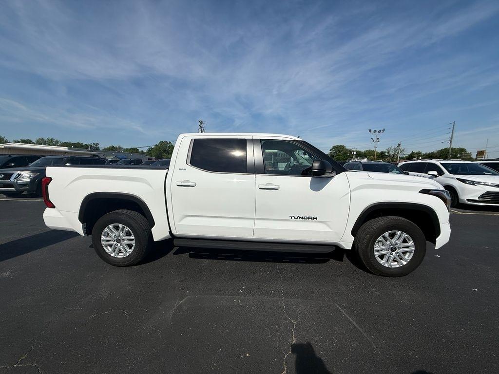 Toyota Tundra SR5 CrewMax 4WD 2024