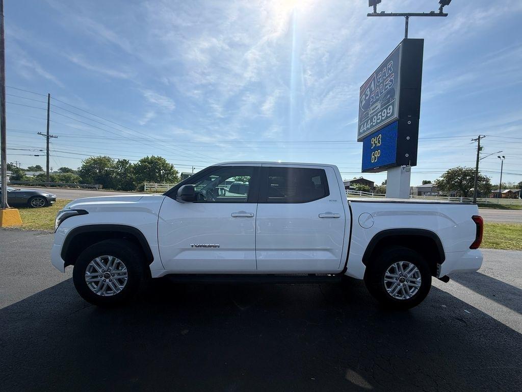 Toyota Tundra SR5 CrewMax 4WD 2024