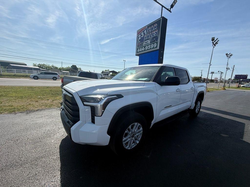 Toyota Tundra SR5 CrewMax 4WD 2024