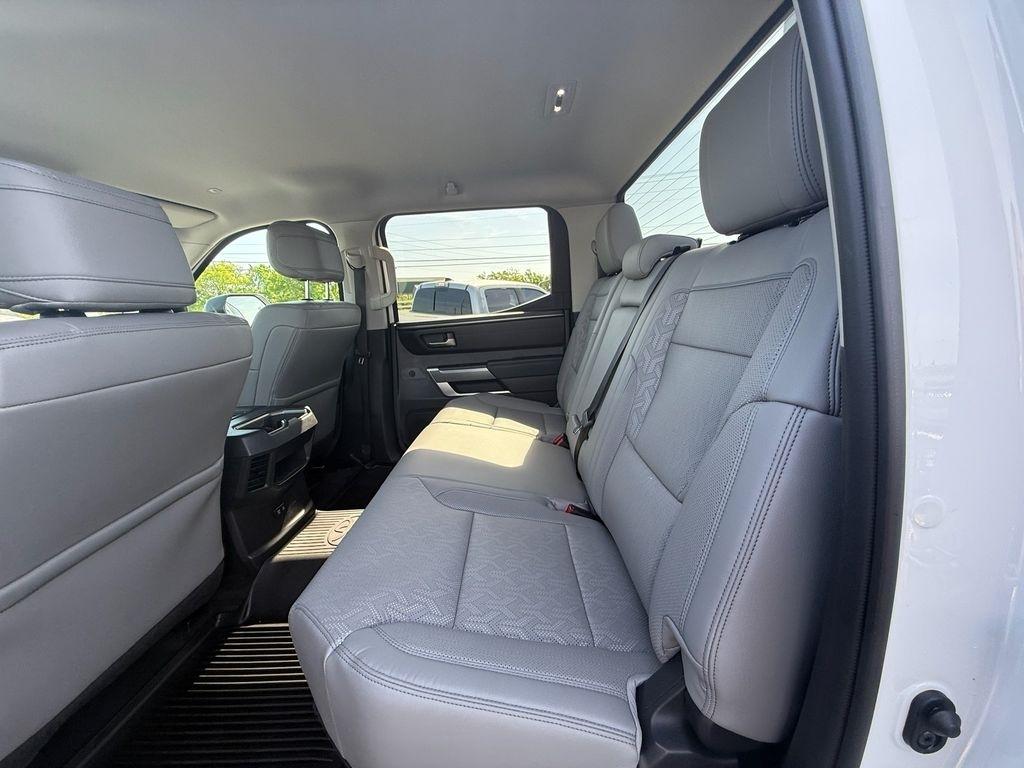 Toyota Tundra SR5 CrewMax 4WD 2024