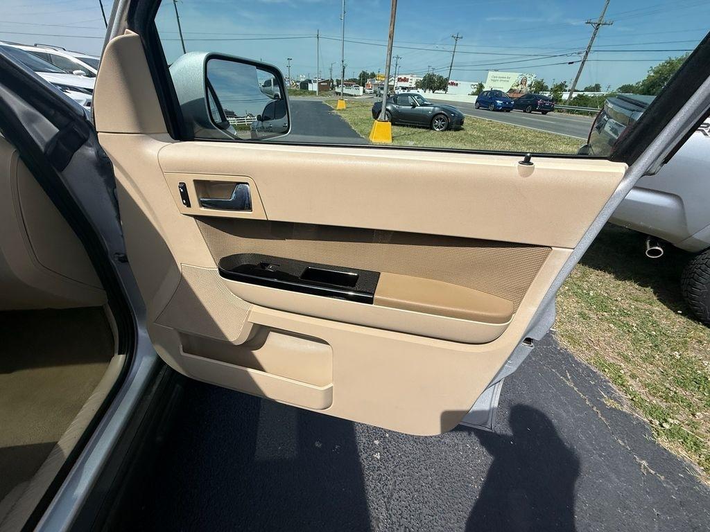 Ford Escape Limited FWD 2010