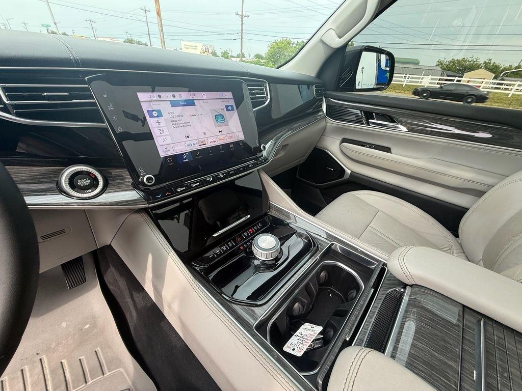 Jeep Wagoneer Series II 2022