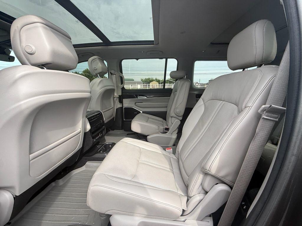 Jeep Wagoneer Series II 2022