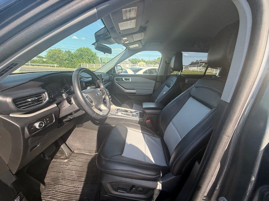 Ford Explorer XLT 2023