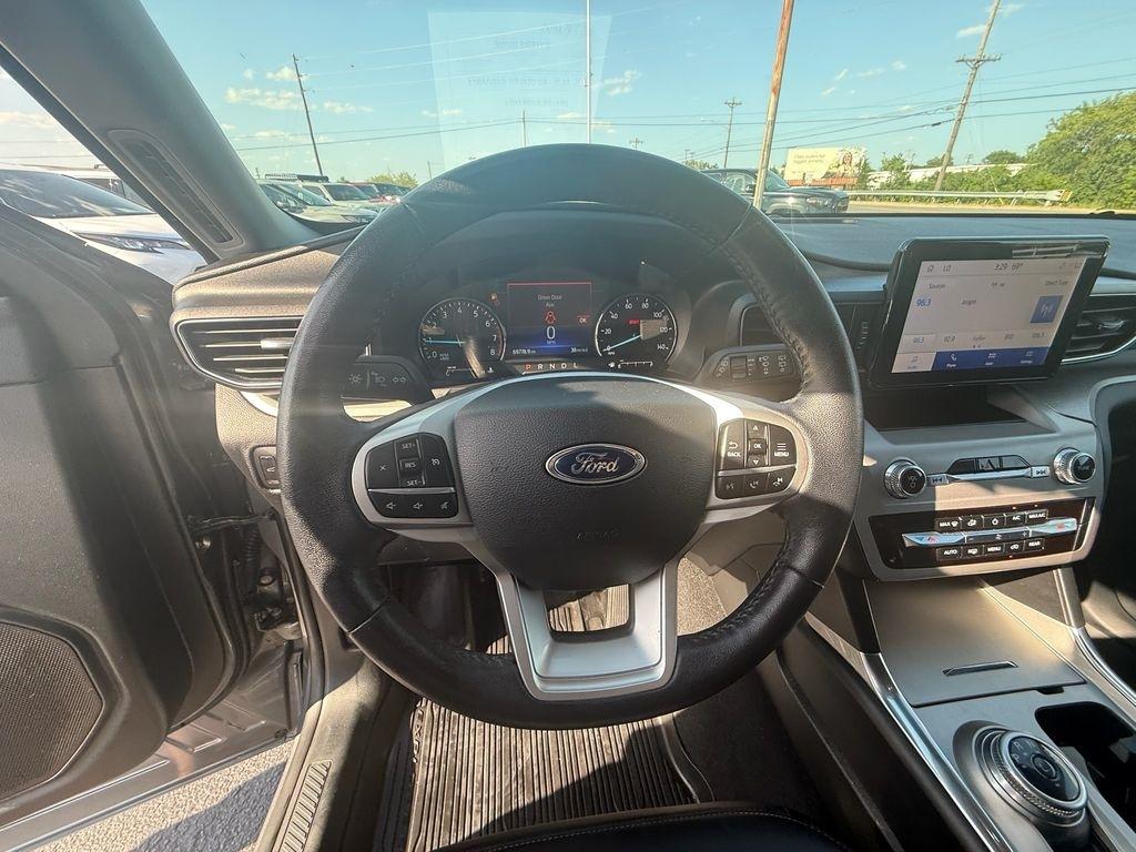 Ford Explorer XLT 2023