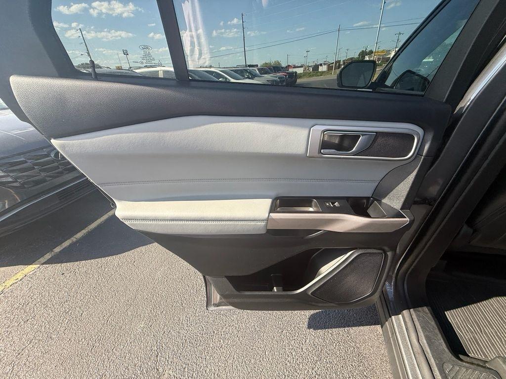 Ford Explorer XLT 2023