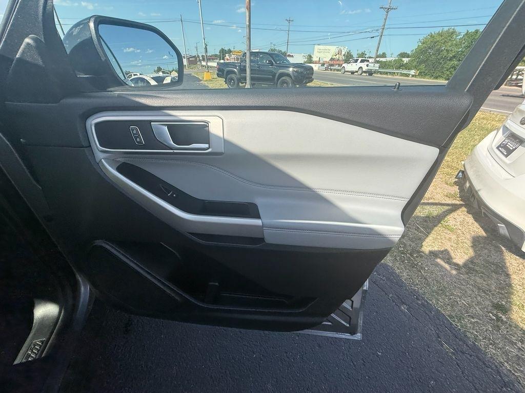 Ford Explorer XLT 2023