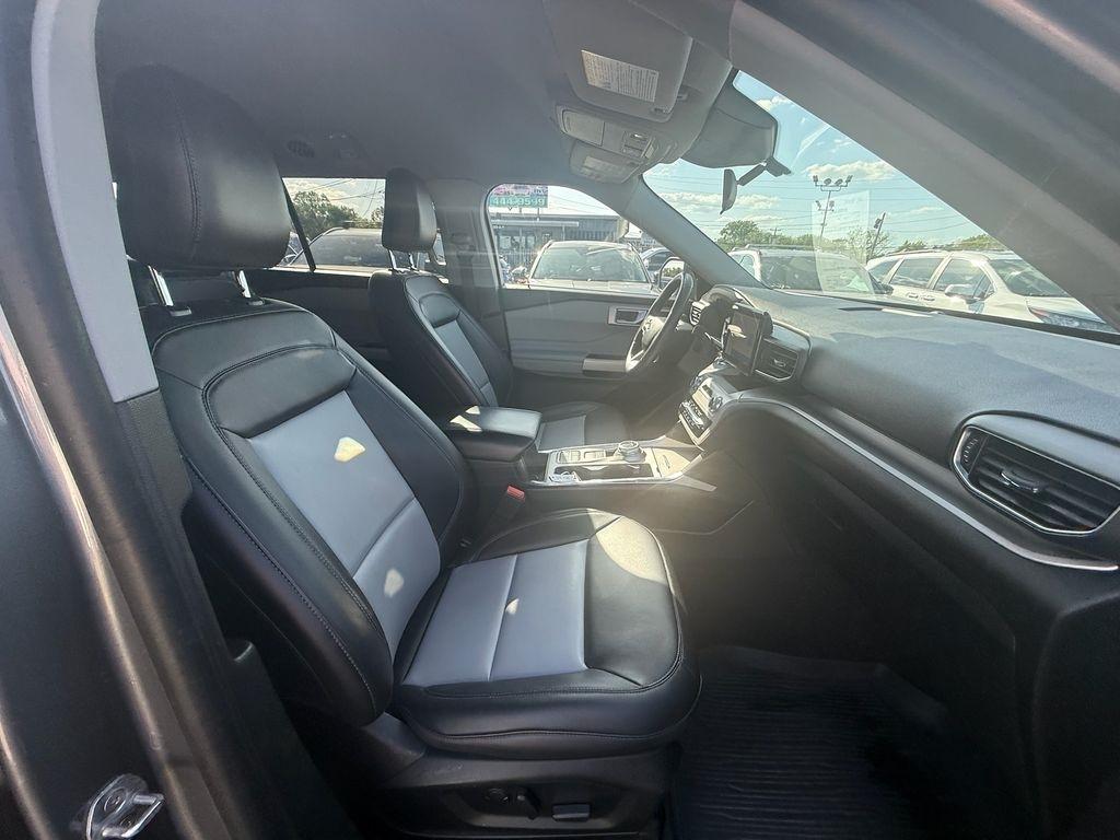 Ford Explorer XLT 2023