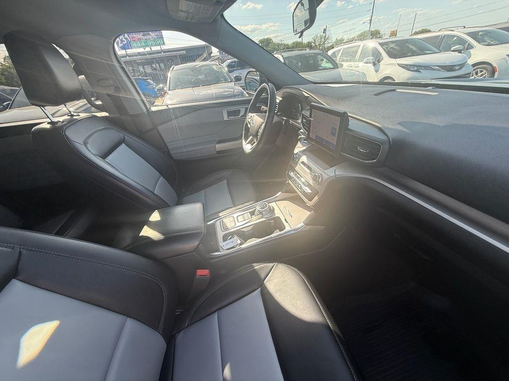 Ford Explorer XLT 2023