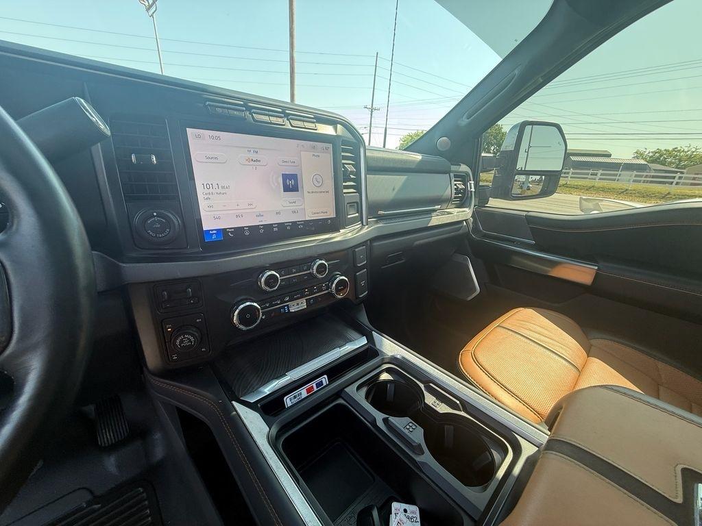 Ford F-250 SD Platinum Crew Cab 4WD 2024