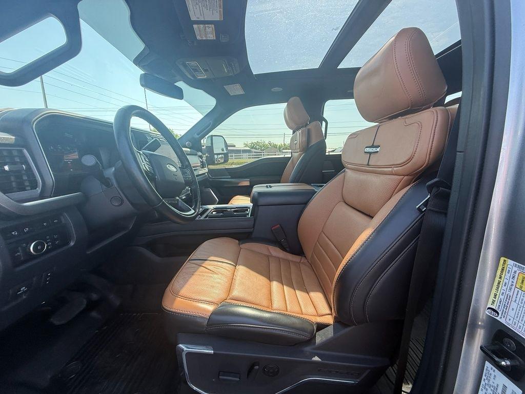 Ford F-250 SD Platinum Crew Cab 4WD 2024