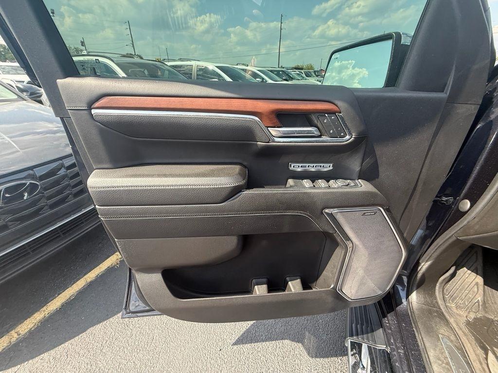 GMC Sierra 1500 Denali Crew Cab 4WD 2023