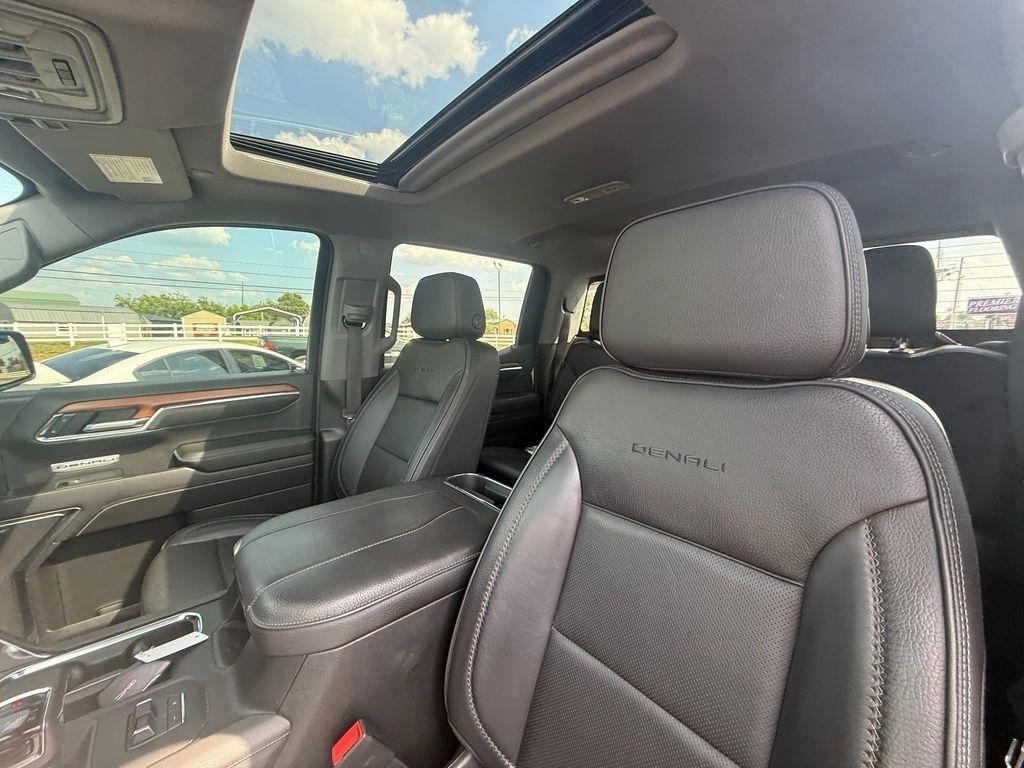 GMC Sierra 1500 Denali Crew Cab 4WD 2023