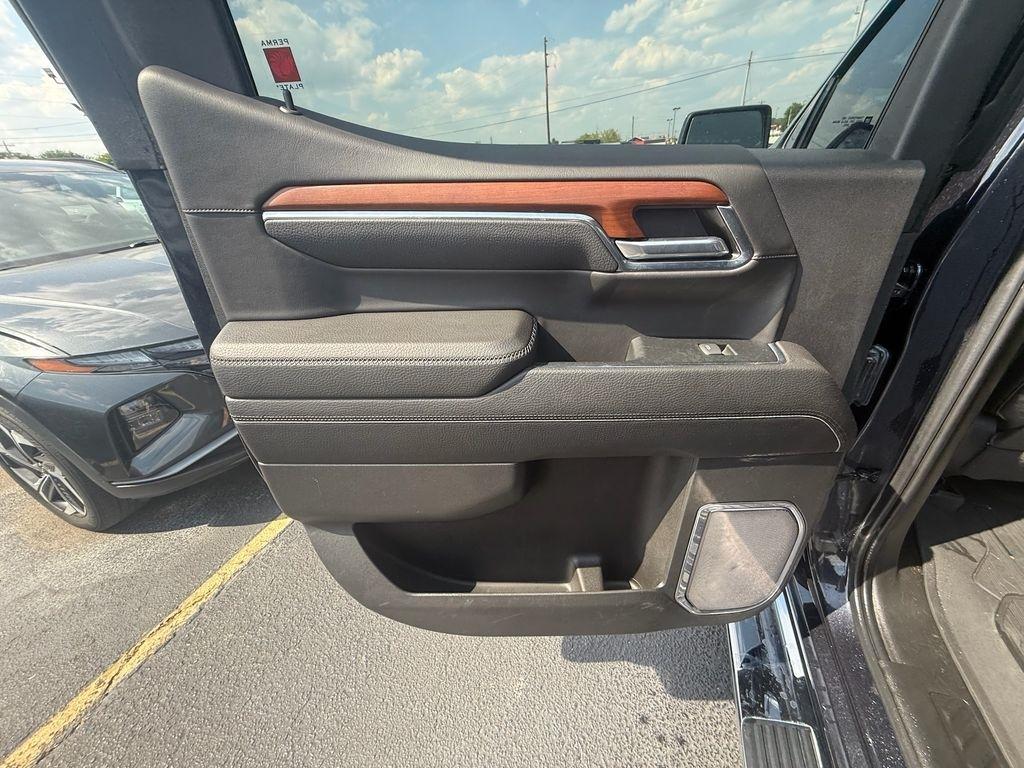 GMC Sierra 1500 Denali Crew Cab 4WD 2023