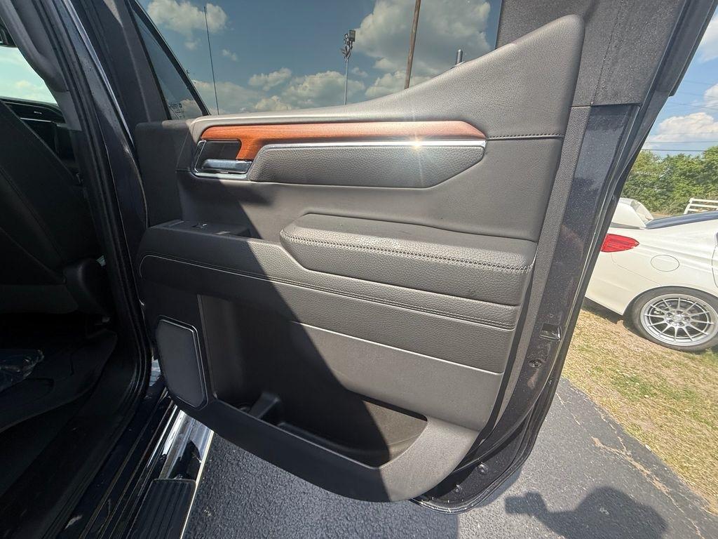 GMC Sierra 1500 Denali Crew Cab 4WD 2023