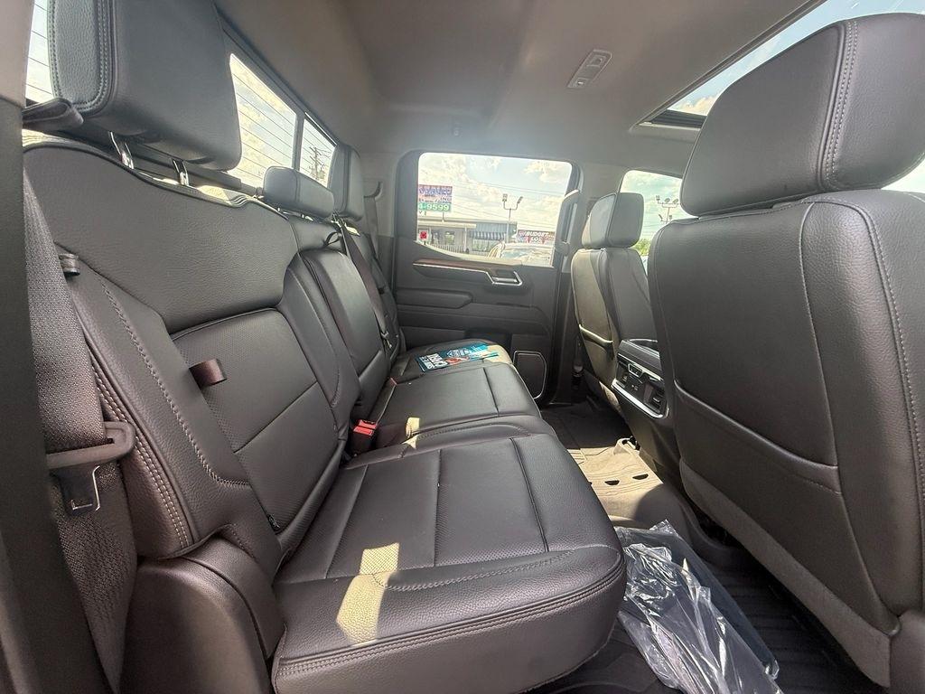 GMC Sierra 1500 Denali Crew Cab 4WD 2023