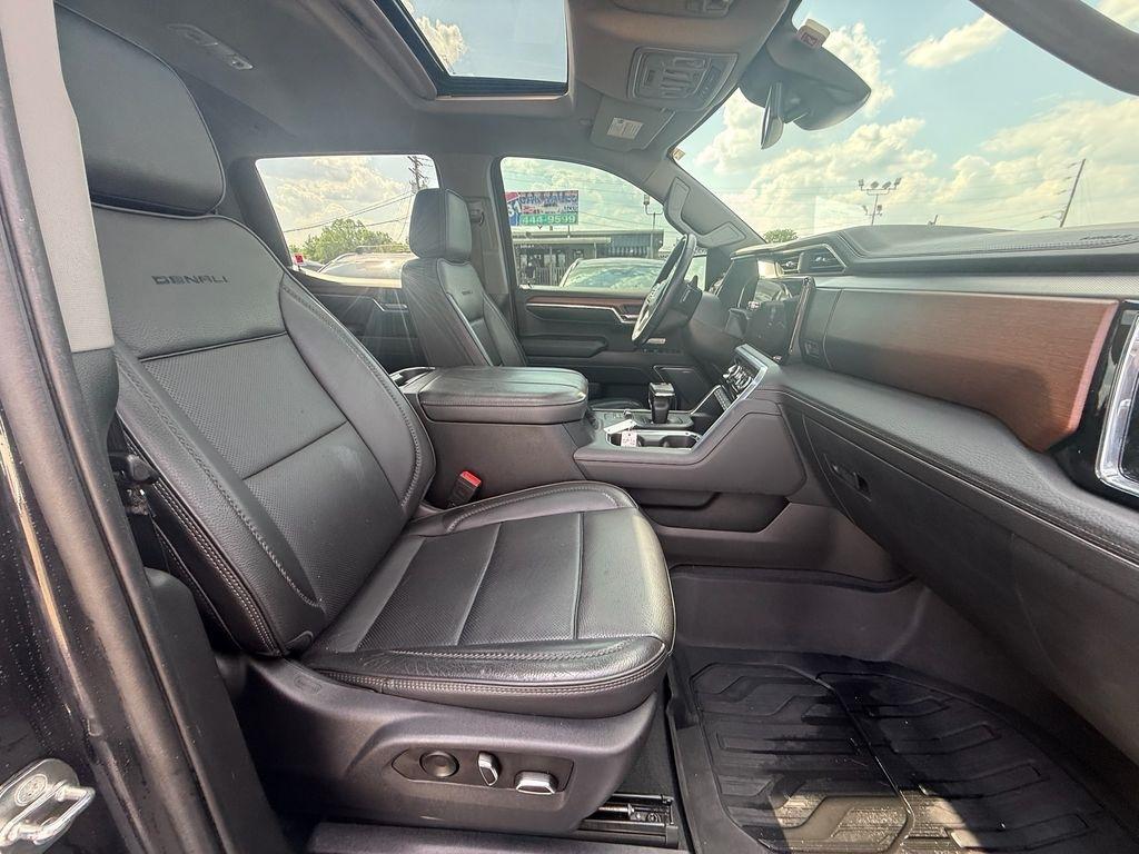 GMC Sierra 1500 Denali Crew Cab 4WD 2023