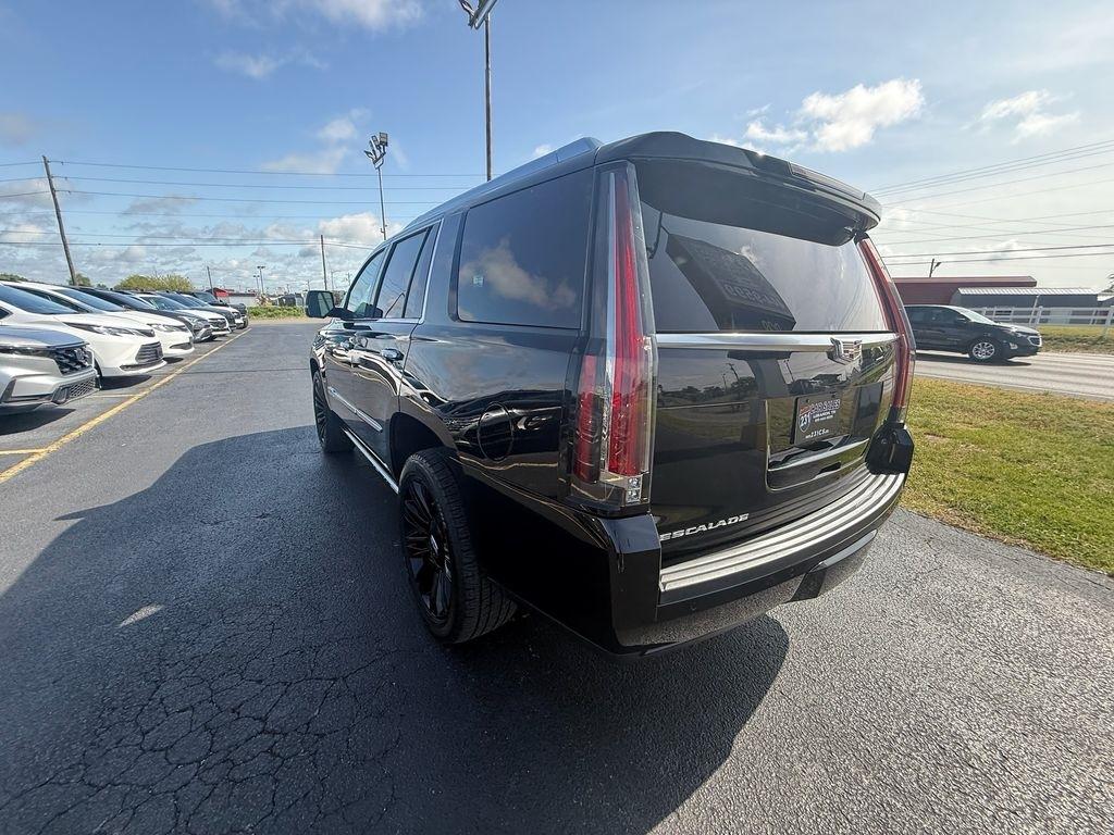 Cadillac Escalade Platinum 4WD 2016