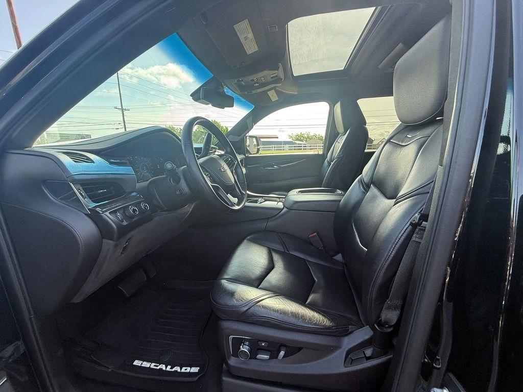 Cadillac Escalade Platinum 4WD 2016