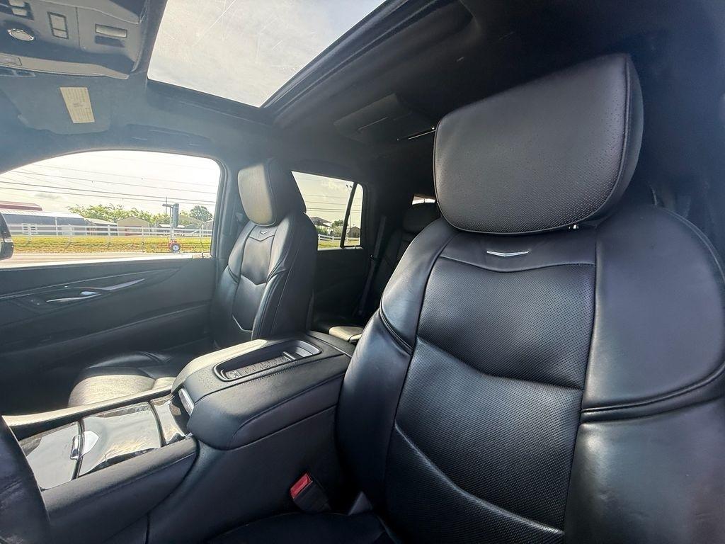 Cadillac Escalade Platinum 4WD 2016