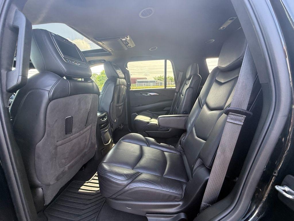 Cadillac Escalade Platinum 4WD 2016