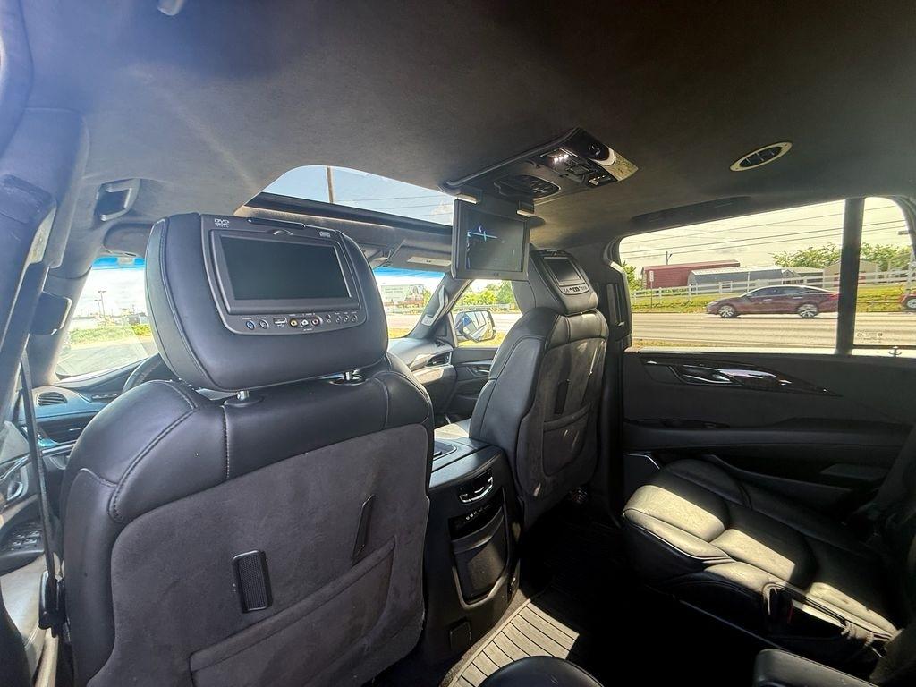 Cadillac Escalade Platinum 4WD 2016