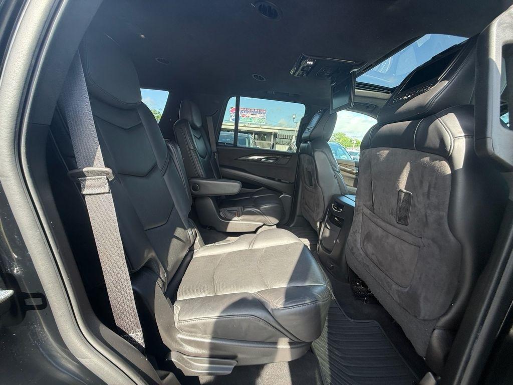 Cadillac Escalade Platinum 4WD 2016