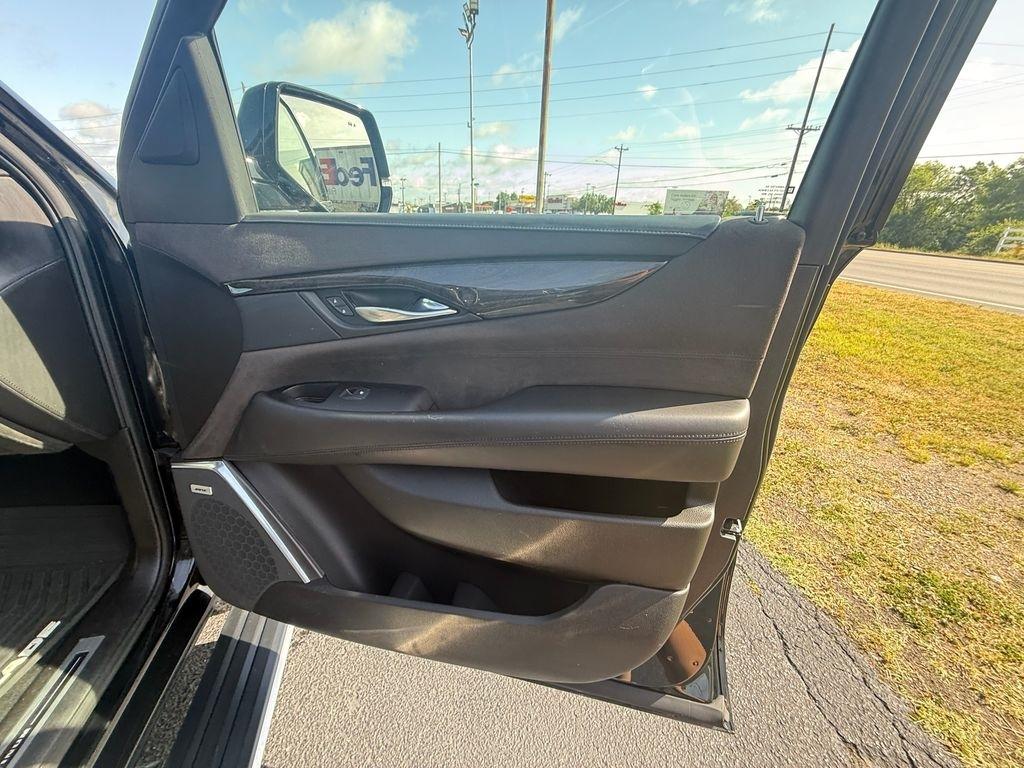 Cadillac Escalade Platinum 4WD 2016