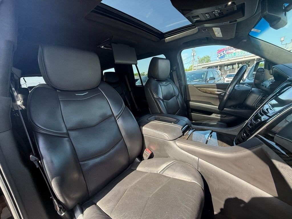 Cadillac Escalade Platinum 4WD 2016