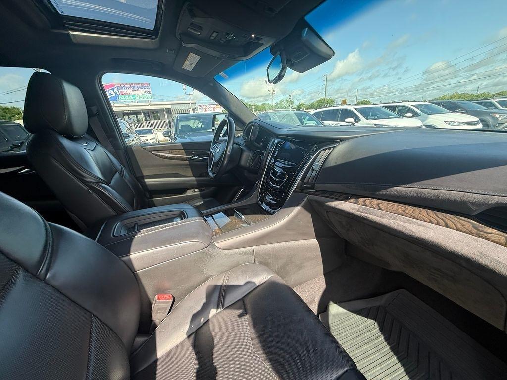 Cadillac Escalade Platinum 4WD 2016