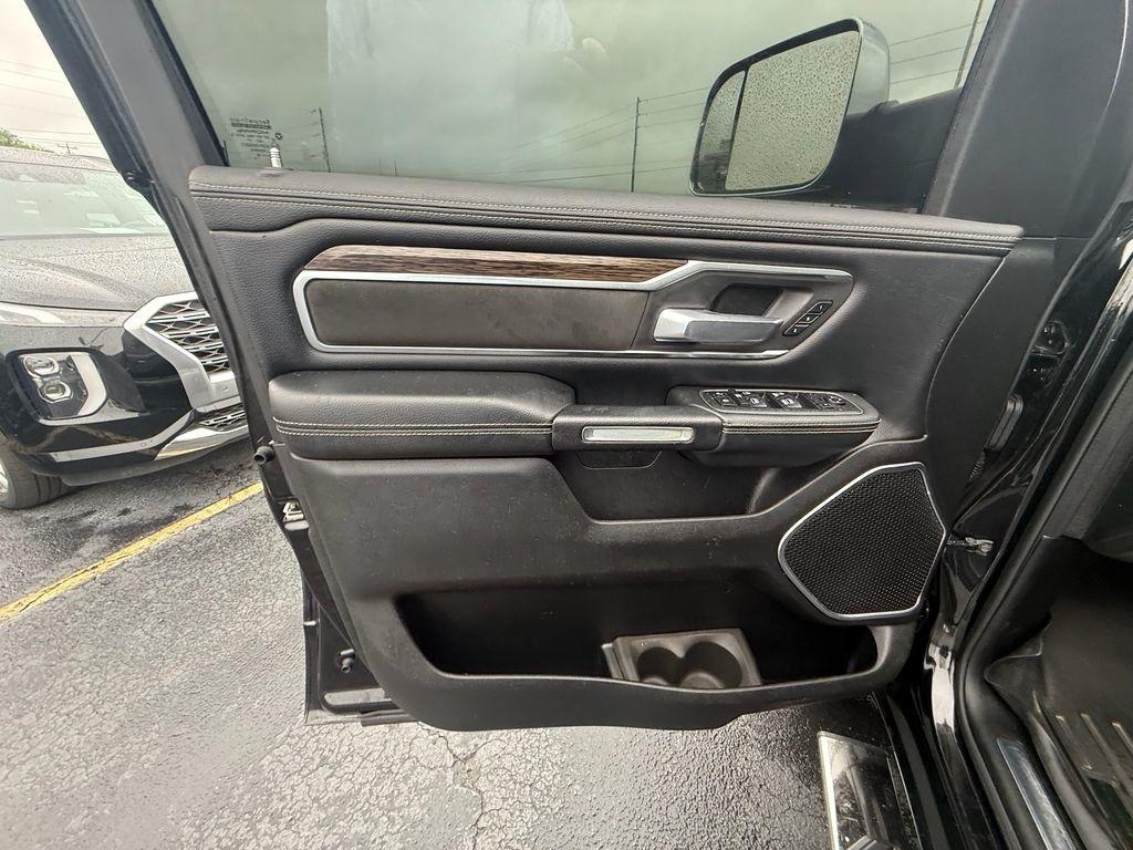 RAM 1500 Laramie Crew Cab SWB 4WD 2019