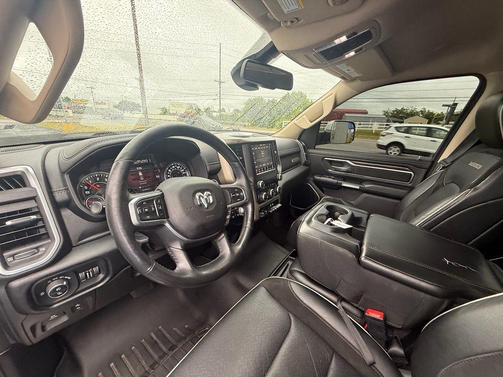 RAM 1500 Laramie Crew Cab SWB 4WD 2019