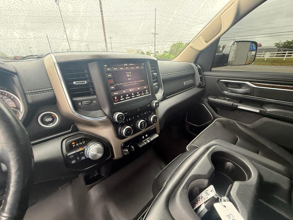 RAM 1500 Laramie Crew Cab SWB 4WD 2019