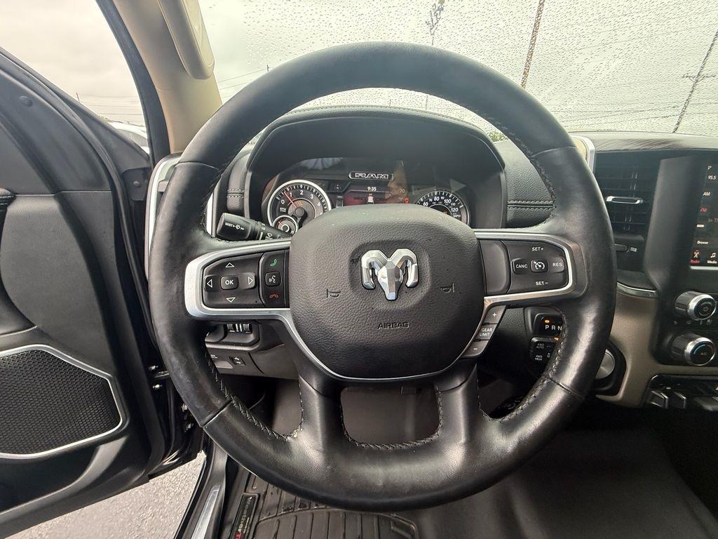 RAM 1500 Laramie Crew Cab SWB 4WD 2019