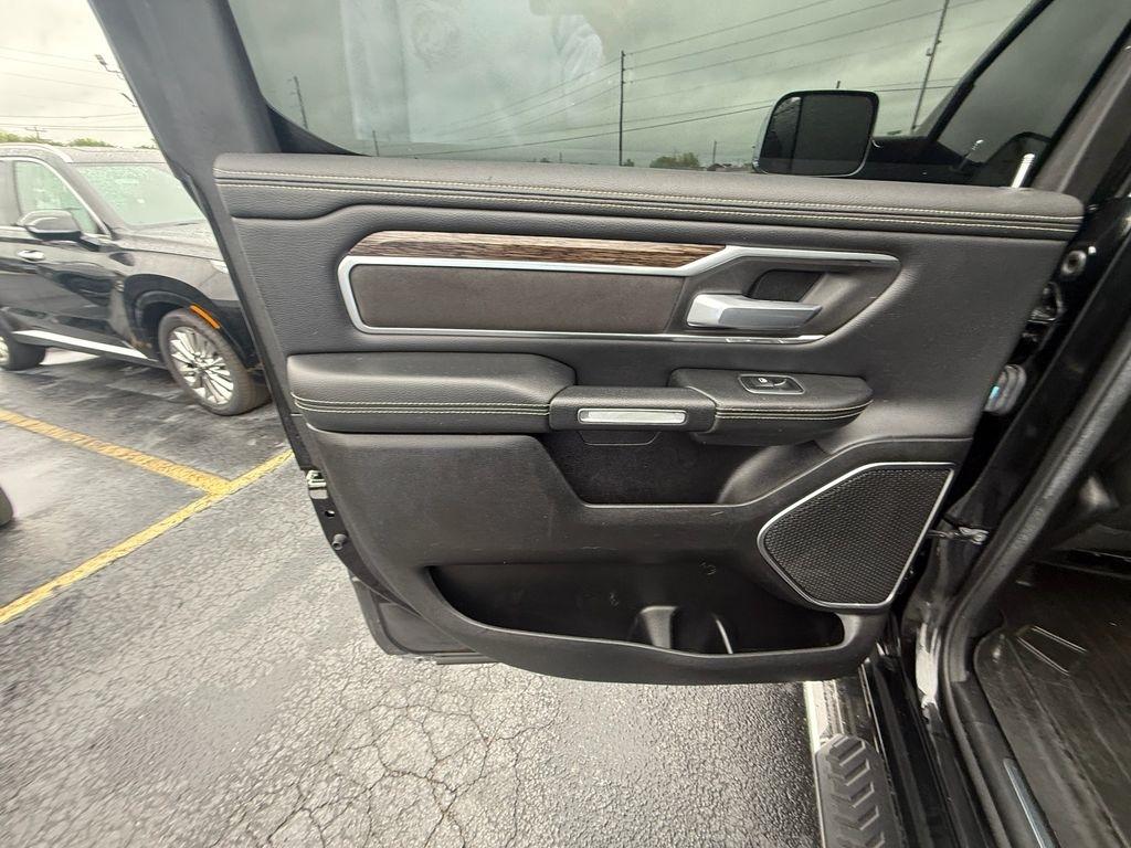 RAM 1500 Laramie Crew Cab SWB 4WD 2019