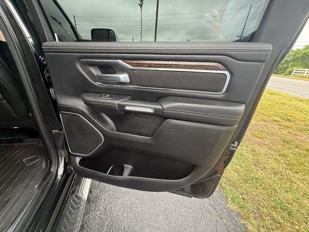 RAM 1500 Laramie Crew Cab SWB 4WD 2019