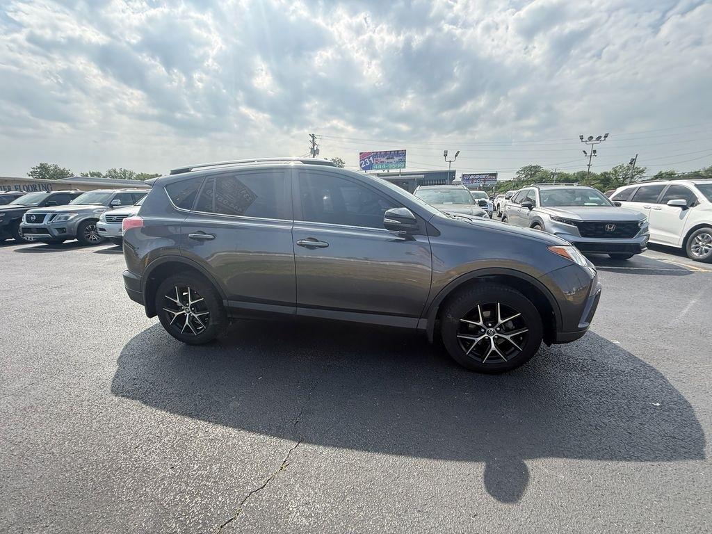 Toyota RAV4 SE 4WD 2017