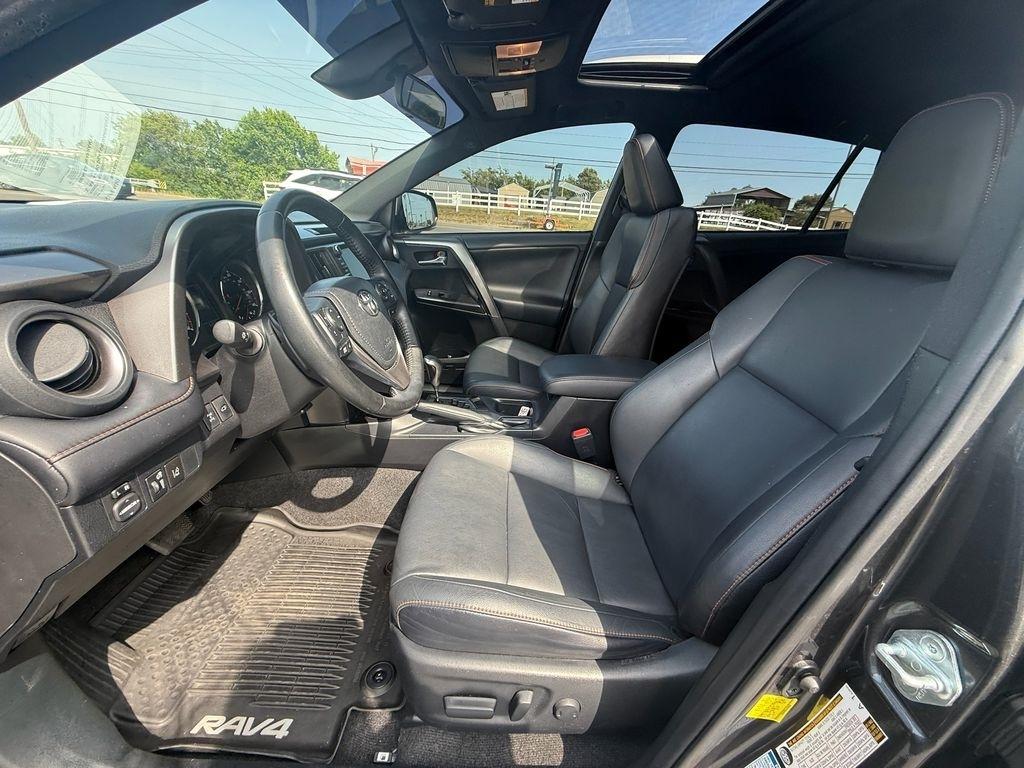 Toyota RAV4 SE 4WD 2017