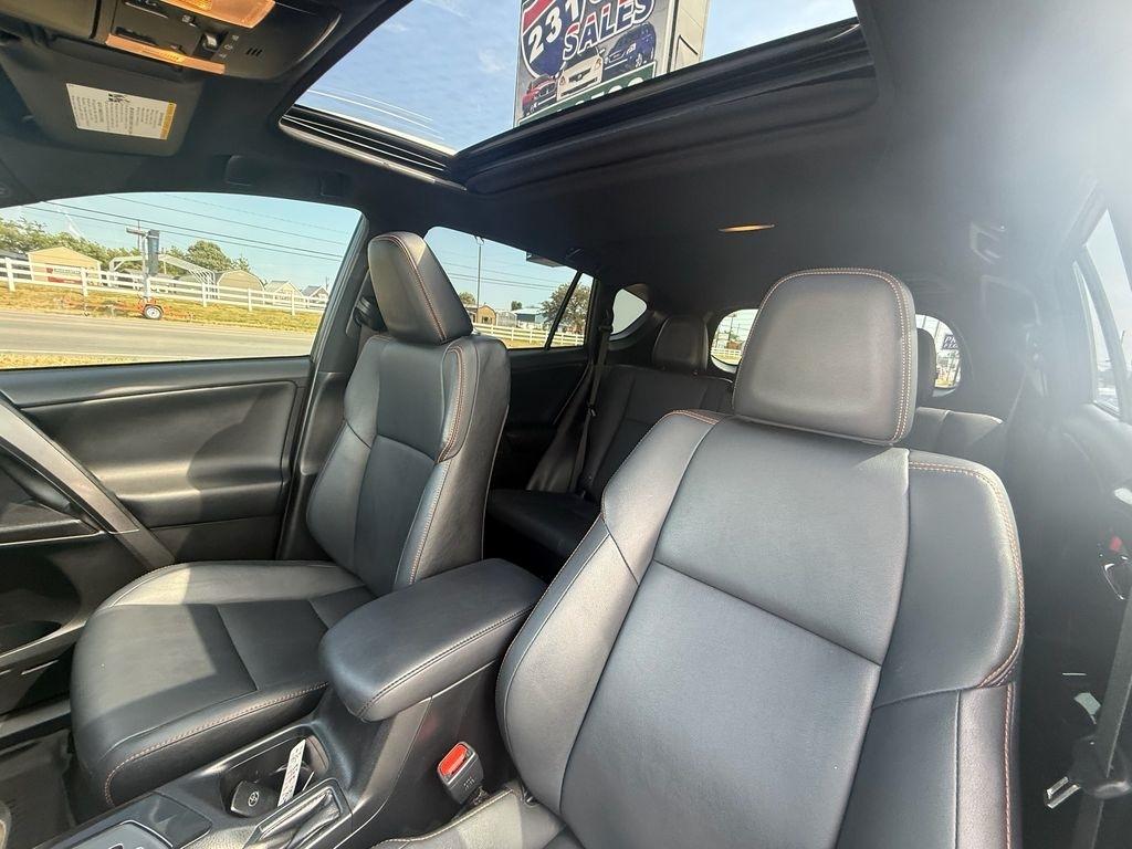 Toyota RAV4 SE 4WD 2017