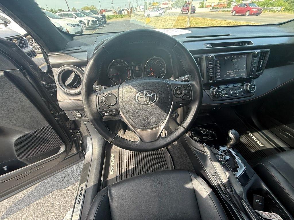 Toyota RAV4 SE 4WD 2017