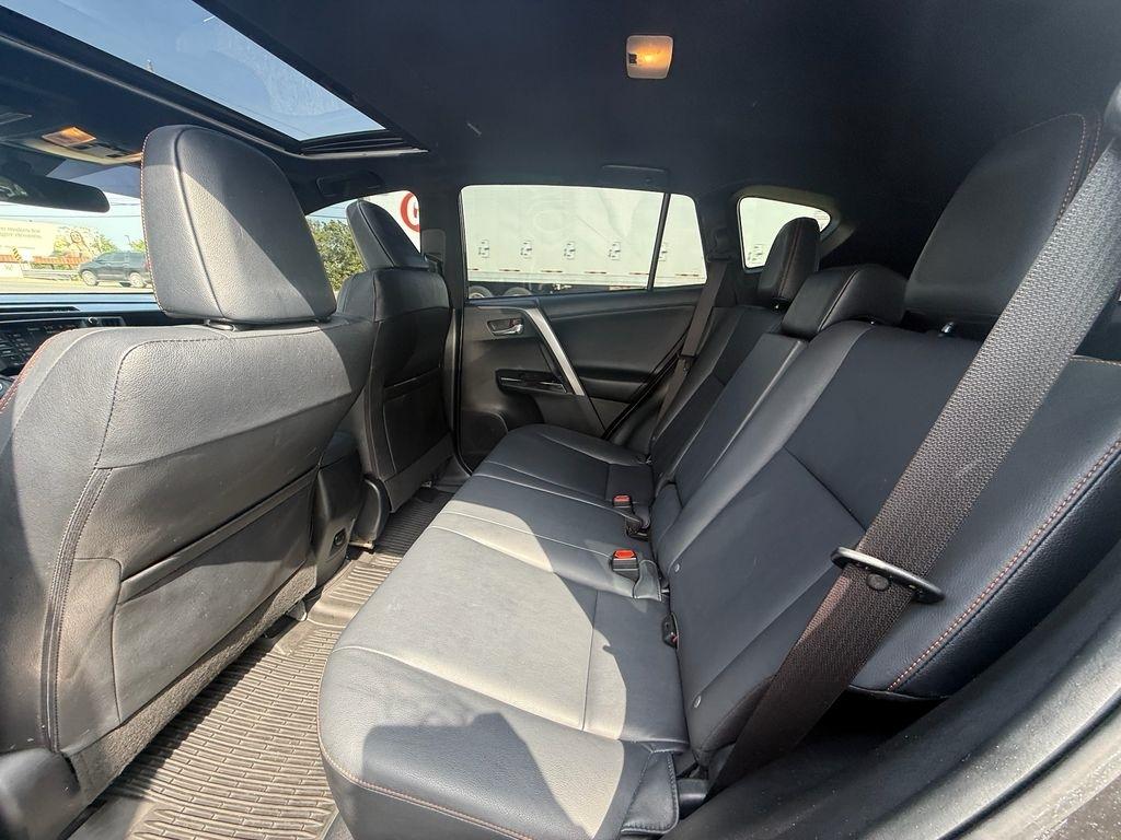 Toyota RAV4 SE 4WD 2017