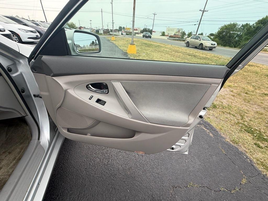 Toyota Camry XLE 5-Spd AT 2009